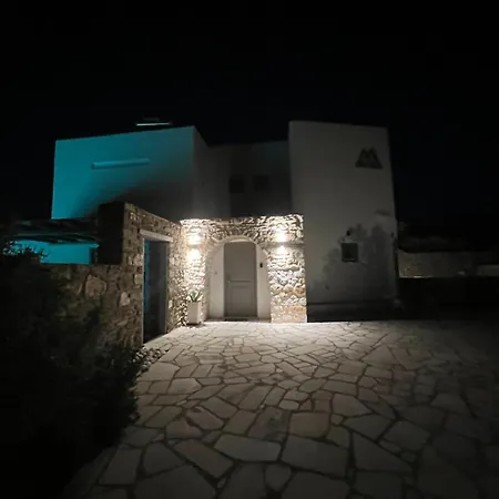 Luxurious Oasis In Paros Villa *