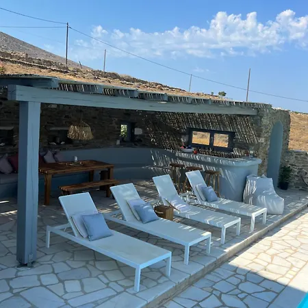 Luxurious Oasis In Paros Villa